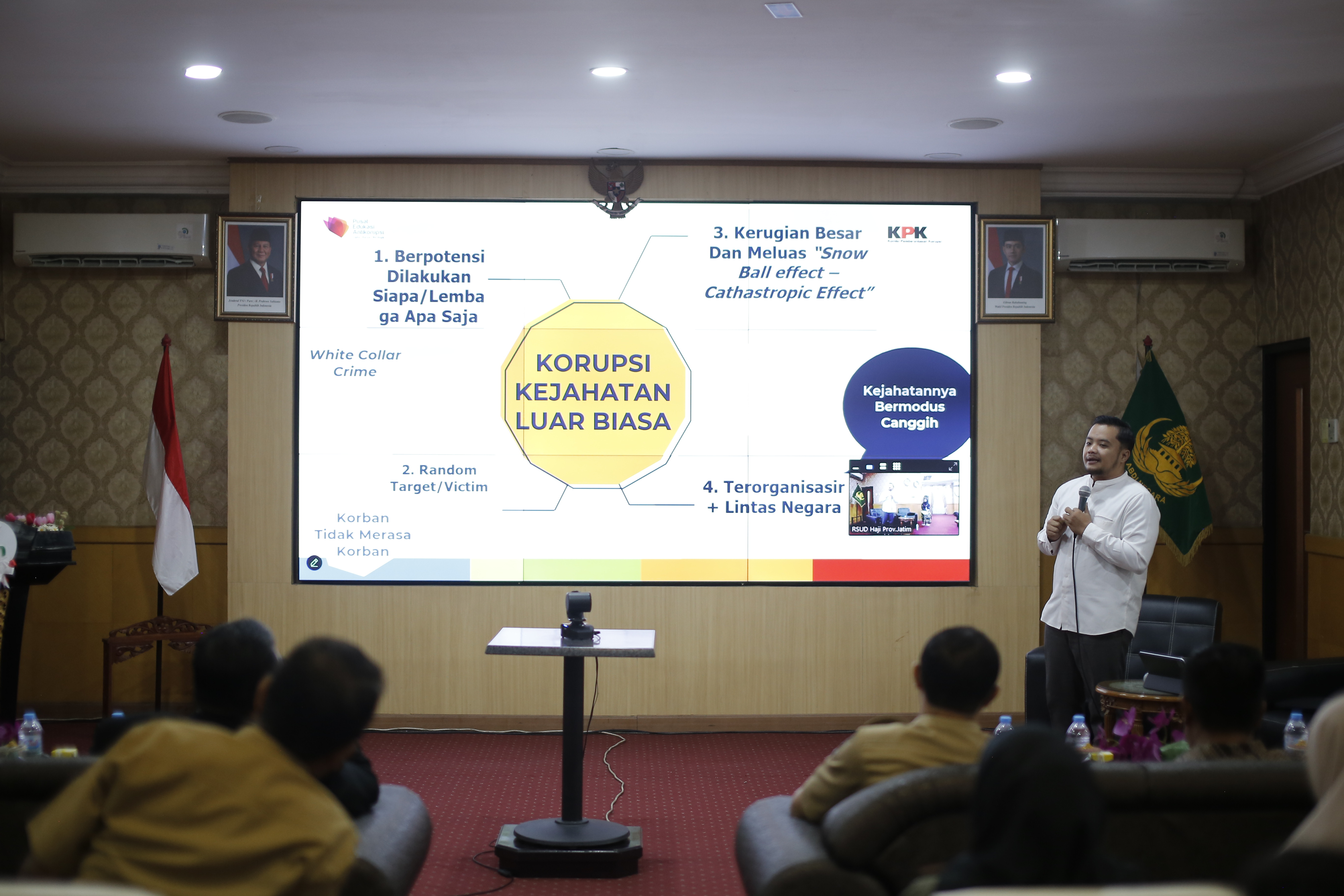 MASYARAKAT MASIH MENGANGGAP GRATIFIKASI BUKAN KORUPSI, BEGITU KATA MOHAMMAD RIDWAN AFAN PADA SEMINAR INTEGRITAS YANG DISELENGGARAKAN OLEH RSUD HAJI PROVINSI JAWA TIMUR